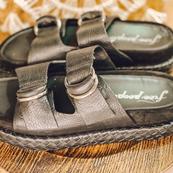 Free People Panama Footbed Black Buckle Lug Sandal - Picture 6 of 6